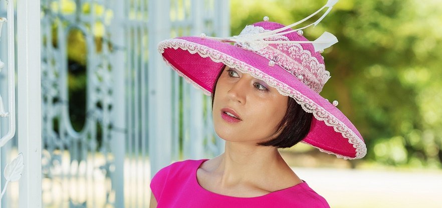 The pearl and lace on the ‘Susanna hat’ also look great with an ivory trouser suit